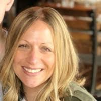 Sarah Perna's Instagram, Twitter & Facebook