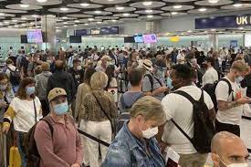 One brit likened the queues at portugal's faro airport to those seen at theme parks during peak season, while another revealed passengers were confused and stressed by the whole situation Packed Like Sardines Passengers Slam Chaos At Heathrow Airport As Queues Spark Social Distancing Fears London Evening Standard Evening Standard