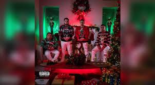 En california radico, esa e' mi zona pa' el negocio que navego se ocupa un huevo pistola 45 nunca suelto los terreno' por donde yo ando yo me prevengo a vece'. Fuerza Regida Lanza Su Album Navideno Navidad Con Regida Lachicuela Com