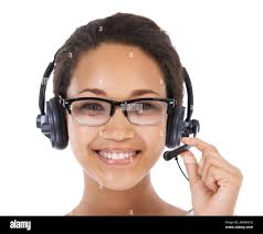 Donna, headshot in studio e call center con sorriso, comunicazione e sfondo  bianco. Esperto crm isolato, cuffie per telemarketing e donna nera Foto  stock