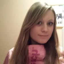 Sarah Nett's Instagram, Twitter & Facebook