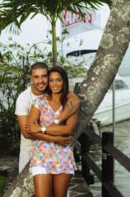 Www.vivorio.com.br diogo nogueira apresenta o show samba de verão na maior casa de shows do rio de janeiro e você curte de forma gratuita os primeiros 15 minutos do evento aqui no canal do. Diogo Nogueira E Milena Romance Predestinado