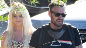 Days later, she was photographed wearing his hat while. Brian Austin Green Spotted With Courtney Stodden After Split From Wife Megan Fox Entertainment Tonight