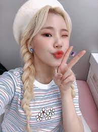 How Can People Say That She S The Ugliest Idol In Kpop Story How Look At Her Beauty Kpop Girl Groups Kpop Girls Korean Girl Groups