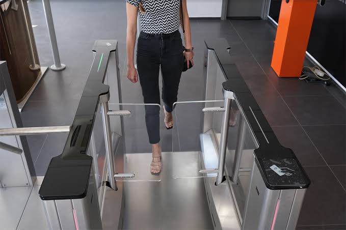 What are the feature of speedgate access control turnstile? Polimek