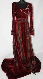 The Costumer S Guide To Movie Costumes Dresses Historical Dresses Costume Outfits