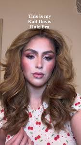 Katie Curl's Instagram, Twitter & Facebook