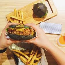 Sedikit berkuah kental atau kering berwarna hitam dan berminyak. Service Was Great At Oug Burgerlab Review Of Myburgerlab Petaling Jaya Malaysia Tripadvisor