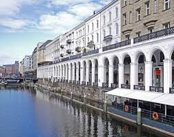 Dave panther, fritz and fran's son, bought the restaurant in 1979 from his parents and has continued the tradition of 'comfort food in a fifties time capsule'. Das Holiday Inn Hotel Hamburg An Den Elbbrucken