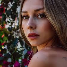 esa mirada 💗 . . : . follow: @ester_expositors . . . #esterexpósitoedit  #esterexposito #carlarosonedit #carlaroson #eliteedit #elitenetflix  #lamarquesita #marquesa #atqm #carmueledit #eliteweek #eliteseries  #followforfollowback #likesforlike ...