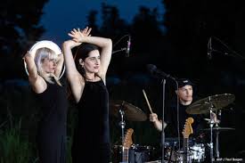 Eefje de visser released an exceptional concert film in the first weekend of july, the weekend she normally would have performed with her band at rock werchter. Bitterzoet Van Eefje De Visser Wint 3voor12 Award 2020 Ditjes Datjes