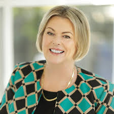 Maryanne Wells's Instagram, Twitter & Facebook