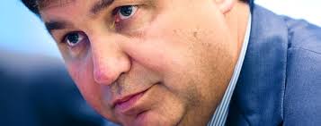 H-P Joins Two-Front Computing Fray