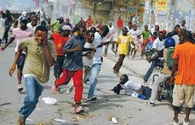 Le chaos gagne les rues haïtiennes | Le Devoir