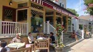 Beach Bakery Cafe Bigger Than It Looks Westhampton Beach The Hamptons Westhampton