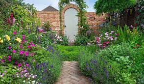 Hidden and alluring, the garden is situated next to the 12th century duddingston kirk with cinematic views of arthur's seat. Big Ideas For Small Gardens The Tiny Sussex Courtyard Transformed Into A Secret Garden Full Of Flowers And Fragrance Homes And Property Evening Standard