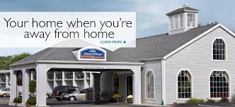 The Howard Johnson Mystic Hotel Is Centrally Located To Many Mystic Ct Area Attractions And Has A Huge Indoor Pool And Oversi Indoor Pool Mystic Seaport Hotel