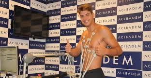 Utku yuvakuran, beşiktaş'ta forma giymekte olan bir türk futbolcudur. Besiktas Ta Futbolcularin Saglik Kontrolleri Yapildi