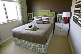 To position furniture in small bedroom. How To Arrange Furniture In A Small Bedroom