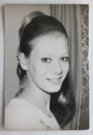 SNAPSHOT JEUNE FEMME signée nicole mars 1948 le point lumineux Lyon EUR  5,00