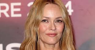 Je suis repartie en pleurant" : Vanessa Paradis et son moment éprouvant,  seule à Los Angeles : Le diaporama