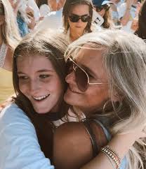 Ella Buckley (@ellagraceb_) • Instagram photos and videos