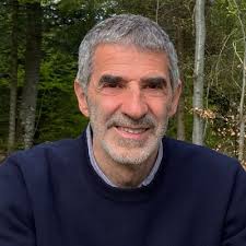 QUERER PARA PROTEGER Recojo un pasaje de una novela de John Irving, que…