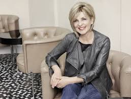 Als carmen nebel einen talentwettbewerb auf dem berliner alexanderplatz gewann, nahm ihr leben eine ungewöhnliche wendung. Carmen Nebel Exklusives Interview Vor Grosser Zdf Show Schlager De