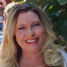 Erin Reaves's Instagram, Twitter & Facebook