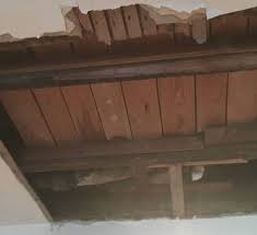 The ceiling plaster consists of a flush, an intermediate layer, the plaster base, and the top coat. How To Repair Hole In Plaster Ceiling Home Improvement Stack Exchange