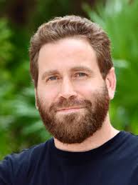 Researchers trace the health of coral reefs through tiny organisms