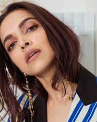 Deepika Padukone At Cannes 2019 Day2 Look 1 Make Up Deepika Padukone Makeup Celebrity Makeup Looks Deepika Padukone Style