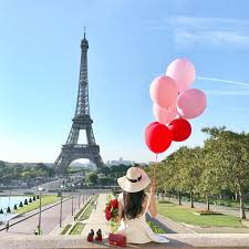 eiffel tower balloons at trocadero see instagram photos and videos from a fashion blog by tina lee of eiffel tower photography eiffel tower paris wallpaper
