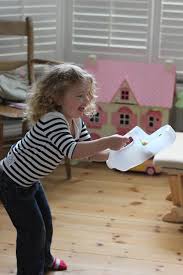 De 1 a 4 tiempo de juego medio: 4 Juegos Infantiles Caseros Y Divertidos Pequeocio Actividades Para Ninos Dentro De Casa Carnaval Juegos Para Ninos Actividades En El Interior