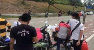 Antara projek yang terjejas di johor termasuk pembinaan blok baru untuk ibu pejabat polis negeri, ibu pejabat top 11 gambar toyota alphard pandu laju langgar nissan almera di km2.5 setia alam ke bukit raja 2 buah kenderaan terlibat dalam kemalangan di km2.5 dari setia alam ke bukit raja. Kemalangan Maut Archives Page 3 Of 7 Pubi Perak