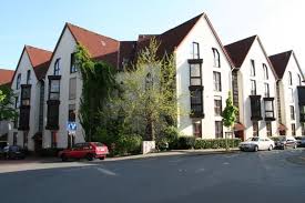 Max 500 m 33602 bielefeld (innenstadt) dachterrasse, bad mit wanne, kelleranteil, einbauküche, zentralheizung 795 € kaltmiete zzgl. 3 Zimmer Wohnung Zu Vermieten Friedrichstrasse 48b 33615 Bielefeld Innenstadt Mapio Net
