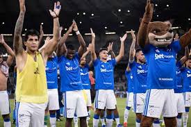 Titular do Cruzeiro sofre fratura e desfalca o time diante do Flamengo