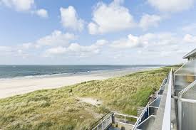 Als je houdt van comfort en persoonlijke aandacht is dit hotel precies wat je zoekt. Strandhotels In Holland Raue Nordsee Und Feine Sandstrande Direkt Vor Der Haustur