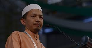 Nik mohamad abduh nik abdul aziz mengucapkan terima kasih kepada perdana menteri tun dr mahathir mohamad kerana mengotakan janji untuk memberi royalti. Nik Abduh Asks Pas To Forget Revenge Against Umno For Islam The Mole