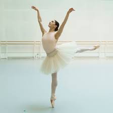 The Great British Lake Off The Royal Ballet S Swan Lake Is Live In Cinemas Around The World And On Bp Big Scree Dance Photography Dance Pictures Ballet Dancers