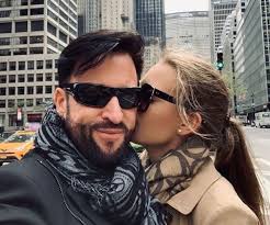 Daher könnte sich michael wendler nach der hochzeit auch einfach nur müller nennen. Michael Wendler Und Laura Muller Uber Intimbehaarung Und Sex Musik