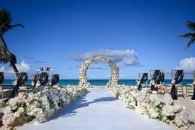Romantic Destination Wedding In Punta Cana Dominican Republic Munaluchi Bride In 2022 Destination Wedding Romantic Destinations Munaluchi Bride