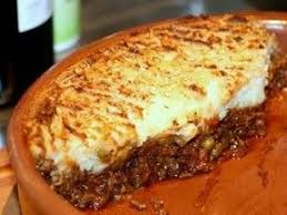 750g potatoes, peeled and chopped 9 squirts of fry light 1 clove garlic, crushed 300ml vegetable stock. Easy Quorn Vegetarian Shepherd S Pie Recipes Food Cooking Recipes