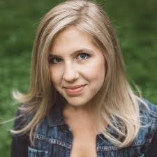 Betsy Jablonski's Instagram, Twitter & Facebook