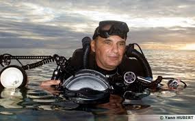 However, veteran cameraman stagg (harold goodwin) also fancies sally, meaning buster will need to learn how to film quickly before he loses his job. Yann Hubert Official Divezone Underwater Photographer