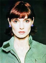 Sinead O Connor With Hair Sinead O Connor Singer Shaved Head