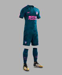 A apresentação do novo uniforme… The First Ever Nike Atletico Madrid Third Jersey Introduces A Bold Look In Space Blue Camisetas Deportivas Camisa De Futbol Camisetas De Futbol Personalizadas