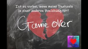 Verbringt man nach einer gewissen zeit (nach vielen wochen) die nächte zusammen und sitzt sich am nächsten morgen gemeinsam am frühstückstisch gegenüber, bespricht weitere alltägliche abläufe und plant gemeinsames, dann darf gut und gerne von einer „beziehung gesprochen werden. Ist Es Vorbei Wenn Meine Dualseele In Einer Anderen Beziehung Ist Youtube