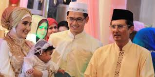 Jalani pemotretan, sule dan nathalie holscher serasi banget pakai baju putih dan celana jeans. Tommy Kurniawan Aqiqah Anak Kedua Kapanlagi Com