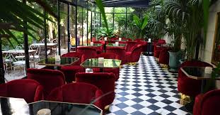 Une Verriere En Hiver Idee Deco Bar Design Interieur Restaurant Interieur Art Deco